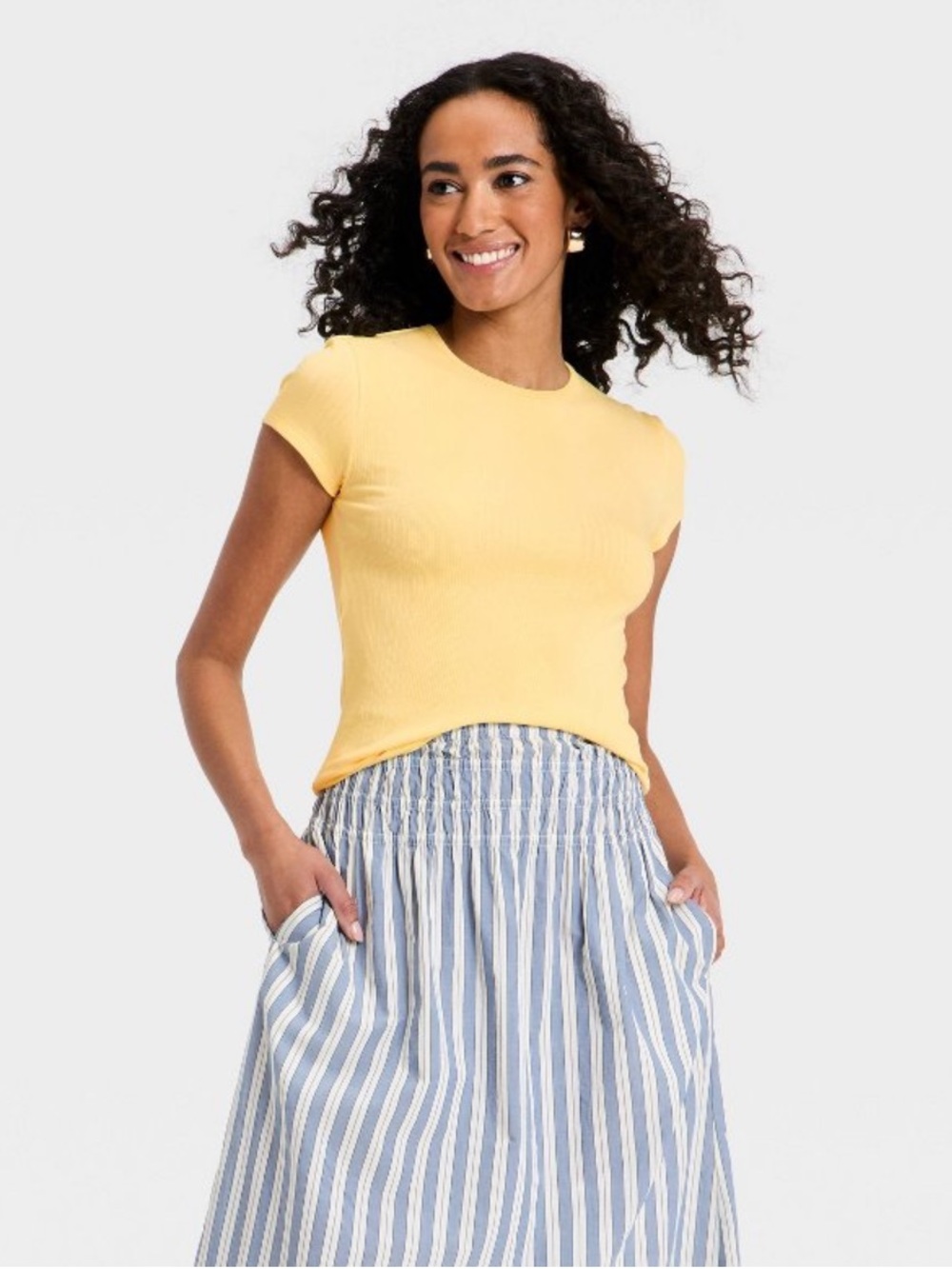 Universal Thread - Women's Short Sleeve Ribbed T-Shirt Yellow M